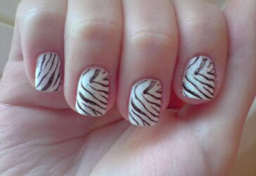 Zebra Nail Art Paznokci